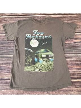 Foo Fighters T-Shirt Mens Medium Gray UFO Alien Van Moon Graphic Band Tee